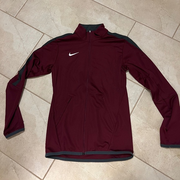 Nike burgandy zip up jacket NWOT - Picture 1 of 2